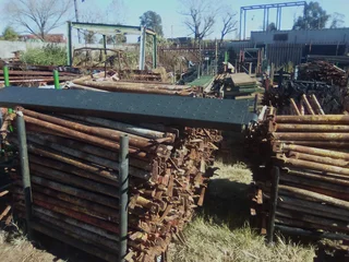  Measure Up: Premium Formwork &amp; Scaffolding for Pros! Both For Sale! 