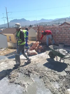 Builder and plasterer call or app me 079 859 4922