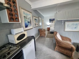 Charming 1-Bedroom Courtyard Apartment