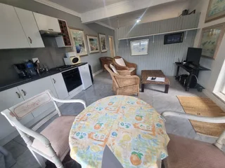 Charming 1-Bedroom Courtyard Apartment