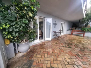 Charming 1-Bedroom Courtyard Apartment