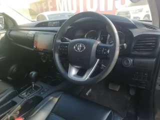 2024 Toyota Hilux 2.4 GD-6 D/Cab AT, Excellent condition, full service R445000
