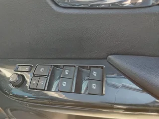 White Toyota Hilux 2.8 GD-6 D/Cab 4x4 Raider AT with 92000km available now!