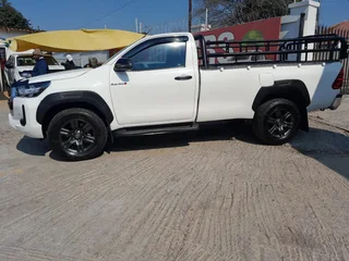 2019 Toyota Hilux 2.4 GD-6 4x4 single cab, excellent condition, full service R269900