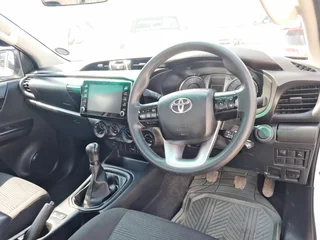 2019 Toyota Hilux 2.4 GD-6 4x4 single cab, excellent condition, full service R269900