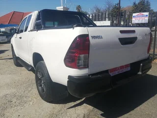 2029 Toyota Hilux 2.4 GD-6 X/Cab, excellent condition, full service, R315000
