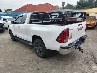 2018 Toyota Hilux 2.8 GD-6 X/Cab 4x4, excellent condition, full service, R289900