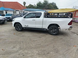 2018 Toyota Hilux 2.8 GD-6 X/Cab 4x4, excellent condition, full service, R289900