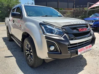2020 Isuzu D-Max 250 D/Cab 4x4, in excellent condition, full service history, R249900