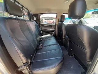 2020 Isuzu D-Max 250 D/Cab 4x4, in excellent condition, full service history, R249900