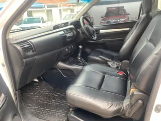 2021 Toyota Hilux 2.4 GD single cab, excellent condition, full service, 92000km, R219900