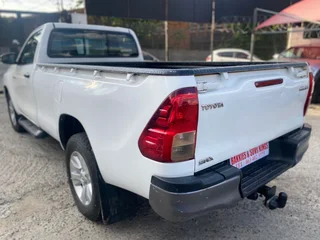White Toyota Hilux 2.4 GD-6 RB SRX with 115000km available now!