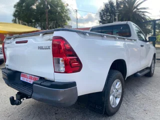 White Toyota Hilux 2.4 GD-6 RB SRX with 115000km available now!
