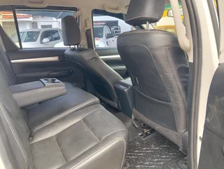 White Toyota Hilux 2.4 GD-6 D/Cab 4x4 SRX AT with 45000km available now!