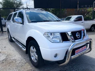 2015 Nissan Navara 2.5 dCi D/Cab, excellent condition, full service, R155000