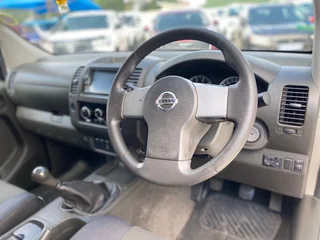 2015 Nissan Navara 2.5 dCi D/Cab, excellent condition, full service, R155000