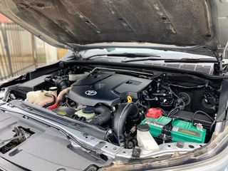 2023 Toyota Hilux 2.8 GD-6 4X4 Legend AT DC, excellent condition, full service, 105000km, R525000