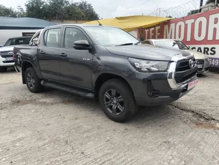 2025 Toyota Hilux 2.4 GD-6 D/Cab AT, excellent condition, full service,11000km, R465000