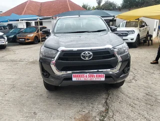 2025 Toyota Hilux 2.4 GD-6 D/Cab AT, excellent condition, full service,11000km, R465000