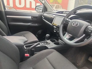 2025 Toyota Hilux 2.4 GD-6 D/Cab AT, excellent condition, full service,11000km, R465000