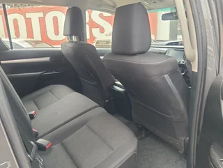 2025 Toyota Hilux 2.4 GD-6 D/Cab AT, excellent condition, full service,11000km, R465000