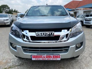 2016 Isuzu KB 300 D-TEQ D/Cab LX, excellent condition, full service, R215000