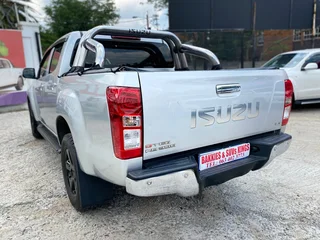 2016 Isuzu KB 300 D-TEQ D/Cab LX, excellent condition, full service, R215000