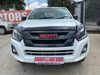 2018 Isuzu KB 250 D/Cab, excellent condition, full service R195000