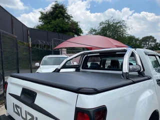 2018 Isuzu KB 250 D/Cab, excellent condition, full service R195000