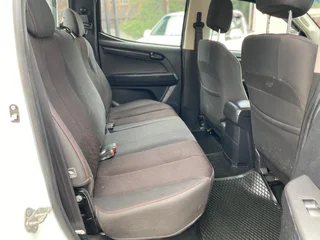 2018 Isuzu KB 250 D/Cab, excellent condition, full service R195000