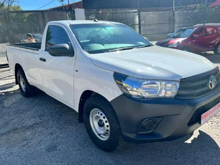 White Toyota Hilux 2.4 GD with 104000km available now!