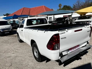 White Toyota Hilux 2.4 GD with 104000km available now!