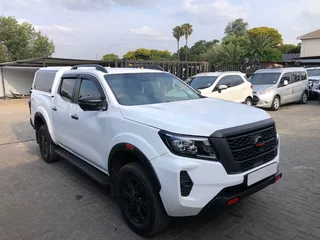 2024 Nissan Navara 2.5D Pro-4X 4X4 D Cab AT, excellent condition, R415000
