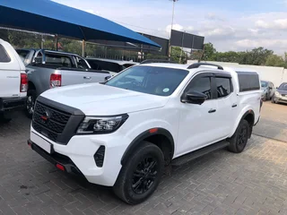 2024 Nissan Navara 2.5D Pro-4X 4X4 D Cab AT, excellent condition, R415000