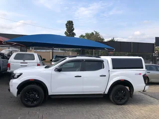2024 Nissan Navara 2.5D Pro-4X 4X4 D Cab AT, excellent condition, R415000