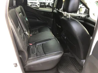 2024 Nissan Navara 2.5D Pro-4X 4X4 D Cab AT, excellent condition, R415000