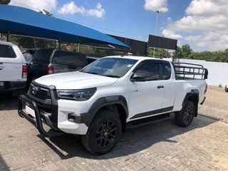 2024 Toyota Hilux 2.8 GD-6 4X4 Legend, extra cab, R430000