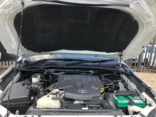 2024 Toyota Hilux 2.8 GD-6 4X4 Legend, extra cab, R430000