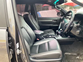 2024 Toyota Hilux 2.8 GD-6 4X4 Legend AT DC, excellent condition, 53000km, R560000