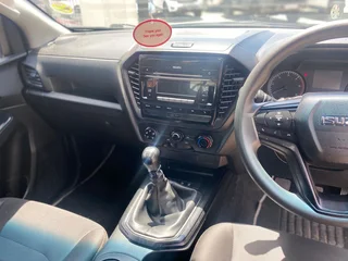 2024 Isuzu D-Max 1.9 DDI E Cab HR, excellent condition, 51000km, R280000