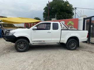 2014 Toyota Hilux 3.0 D-4D Xtra Cab 4x4 , excellent condition, full service, RR239900