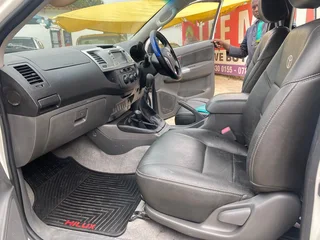 2014 Toyota Hilux 3.0 D-4D Xtra Cab 4x4 , excellent condition, full service, RR239900