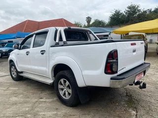2011 Toyota Hilux 3.0 D-4D D/Cab, excellent condition, R239900