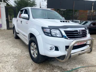 2011 Toyota Hilux 3.0 D-4D D/Cab, excellent condition, R239900