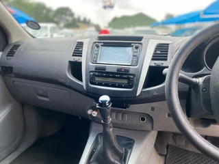 2011 Toyota Hilux 3.0 D-4D D/Cab, excellent condition, R239900