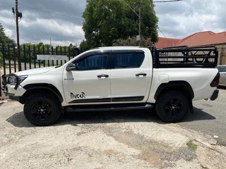 2018 Toyota Hilux 2.8 GD-6 D/Cab 4x4 AT, excellent condition, full service, R395000