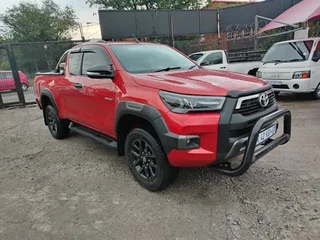 2023 Toyota Hilux 2.8 GD-6 4X4 Legend AT XC, excellent condition, full service, R399900