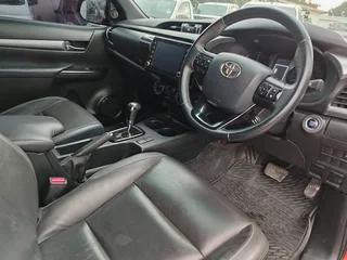 2023 Toyota Hilux 2.8 GD-6 4X4 Legend AT XC, excellent condition, full service, R399900