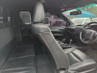 2023 Toyota Hilux 2.8 GD-6 4X4 Legend AT XC, excellent condition, full service, R399900