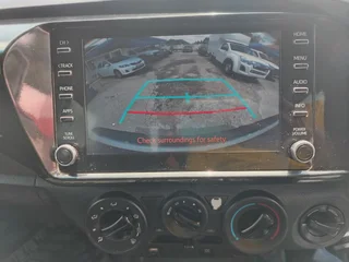 White Toyota Hilux 2.4 GD-6 D/Cab 4x4 SRX with 92000km available now!